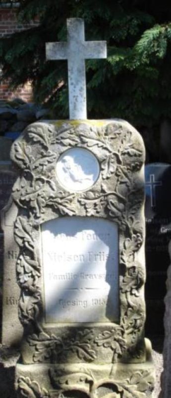 Jens Peder Nielsen Friis's familiegravsted.jpg